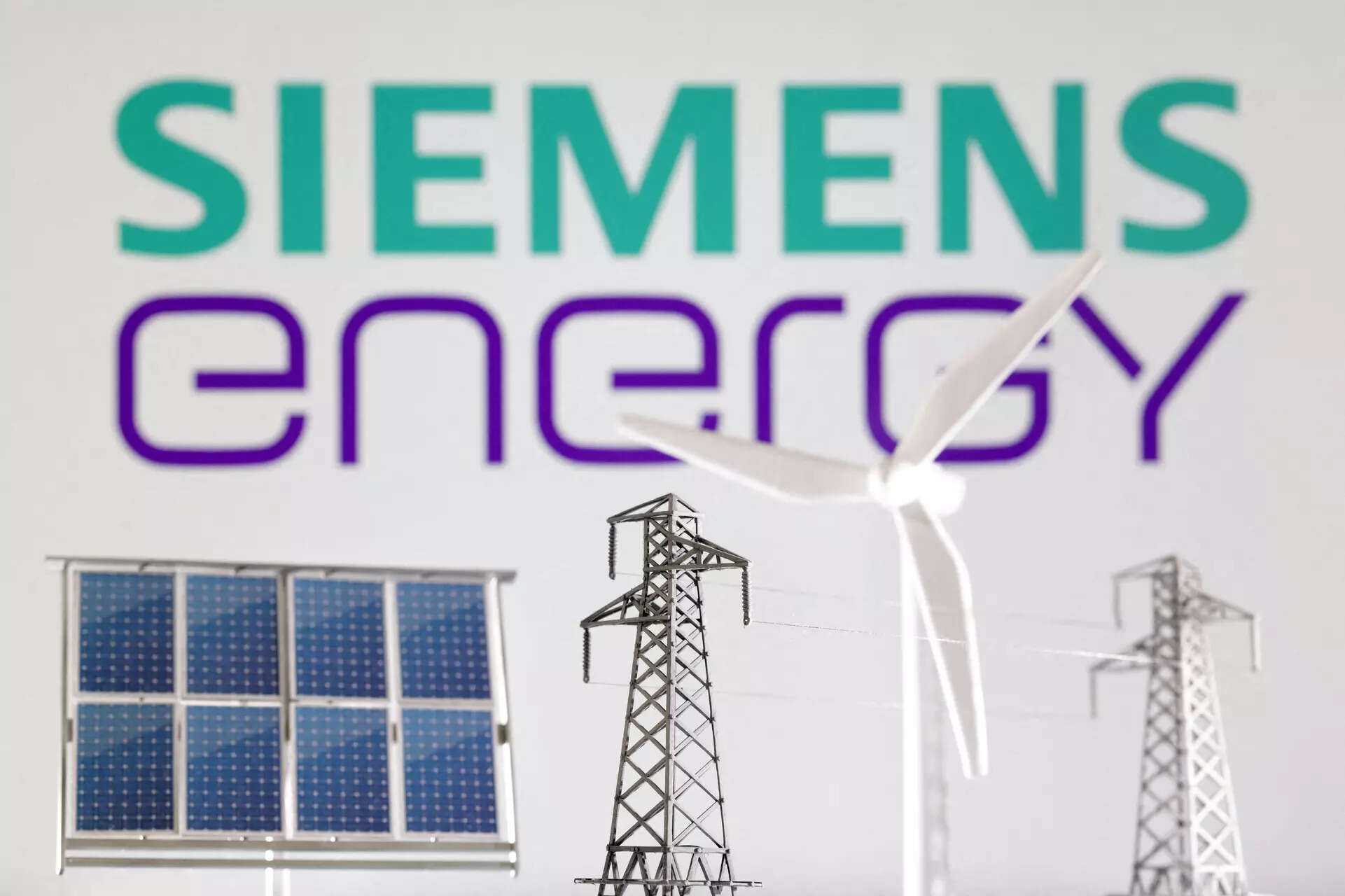 <p>Siemens Energy cited supply chain issues, the ramp-up of offshore activities as well as loss-making legacy contracts at the Spanish-based wind turbine maker as the reasons for the ongoing problems.<br /></p>