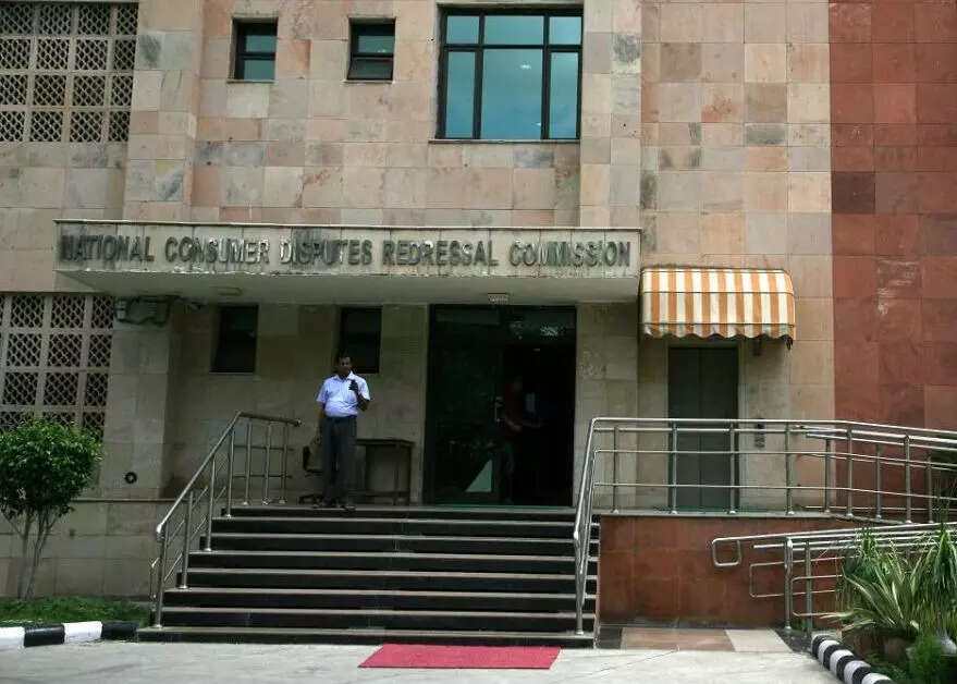 <p>The chief engineer submitted his report in which he mentioned that the defects in the vehicle are irrepairable. Taking note of both versions, the consumer court concluded that vehicle had manufacturing defect.</p>