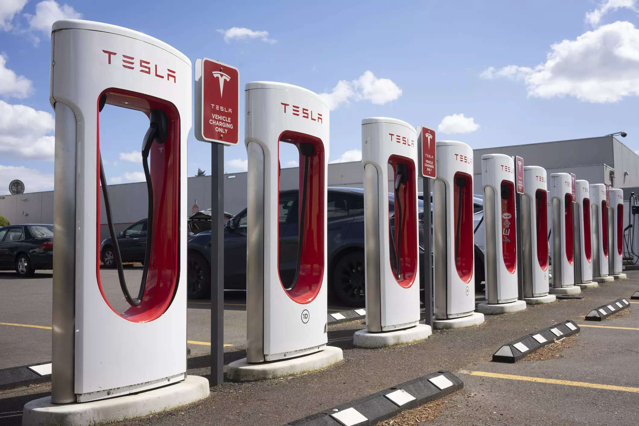 Free tesla charging deals stations