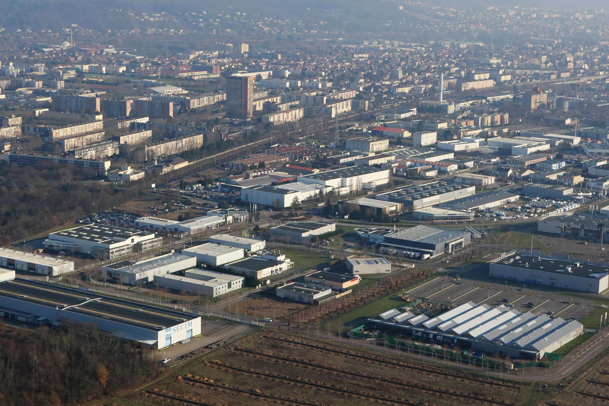 <p>The plant will start production of lithium-ion batteries later this year with an initial capacity of 13 gigawatt hours (GWh).</p>