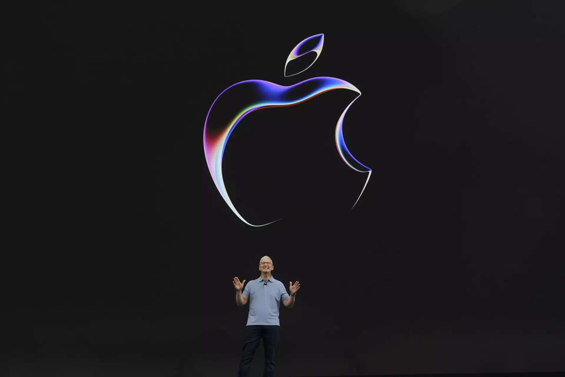 Apple unveils 15in MacBook Air, iOS 17 and revamped watchOS 10