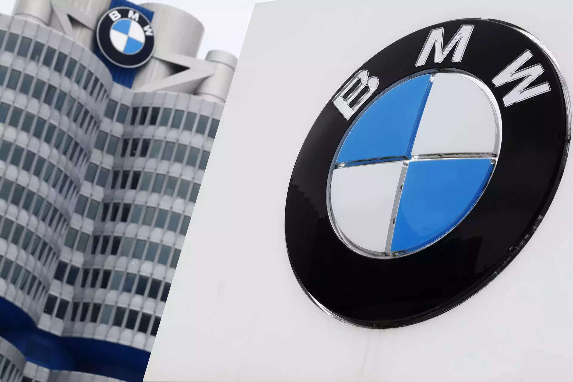 <p>The syndicated revolving credit line is one of the standard financing instruments of BMW Group Corporate Finance and serves to secure short-term access to liquidity.</p>
