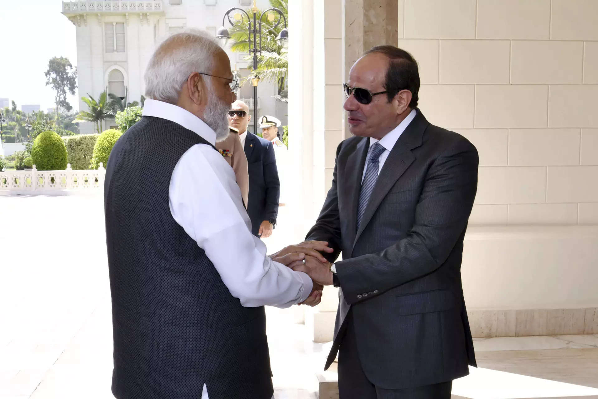 Egyptian President Abdel Fattah el-Sissi honors Indian Prime