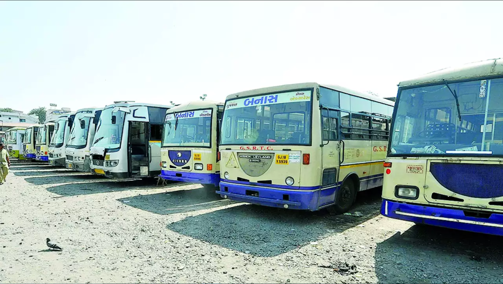 <p><br>All modes of public transport — the city bus services operated by civic bodies, the Metro rail and other public transport utilities — should be monitored by the UMTA, the sub-group has recommended.</p>