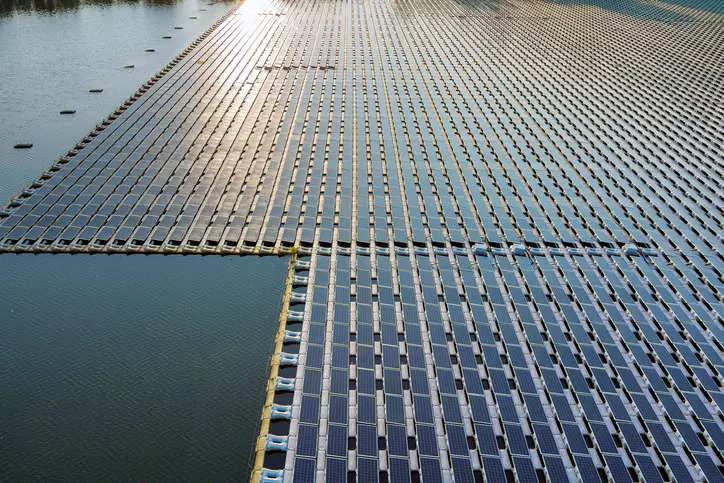 马来西亚砂拉越能源公司计划到 2030 年实现 400 兆瓦浮动太阳能发电 – ET EnergyWorld