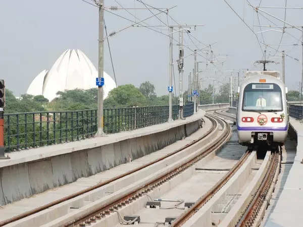 <p>Delhi Metro launches 'DMRC TRAVEL' app to buy mobile QR tickets.</p>