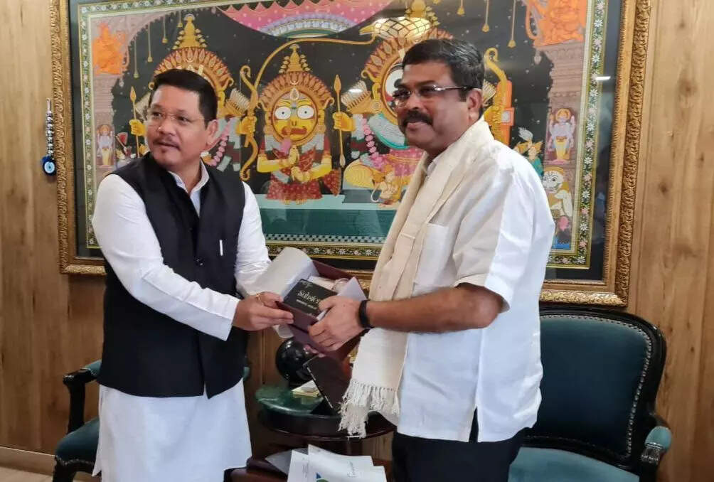 Conrad Sangma seeks Dharmendra Pradhan’s intervention to set up CUET centres in 12 Meghalaya districts – ET Government