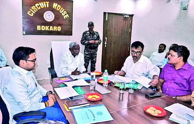 <p>Later the minister directed the officials for the swift operation of the bus services, given that it is an ambitious initiative of the government for the welfare of the rural people. </p>