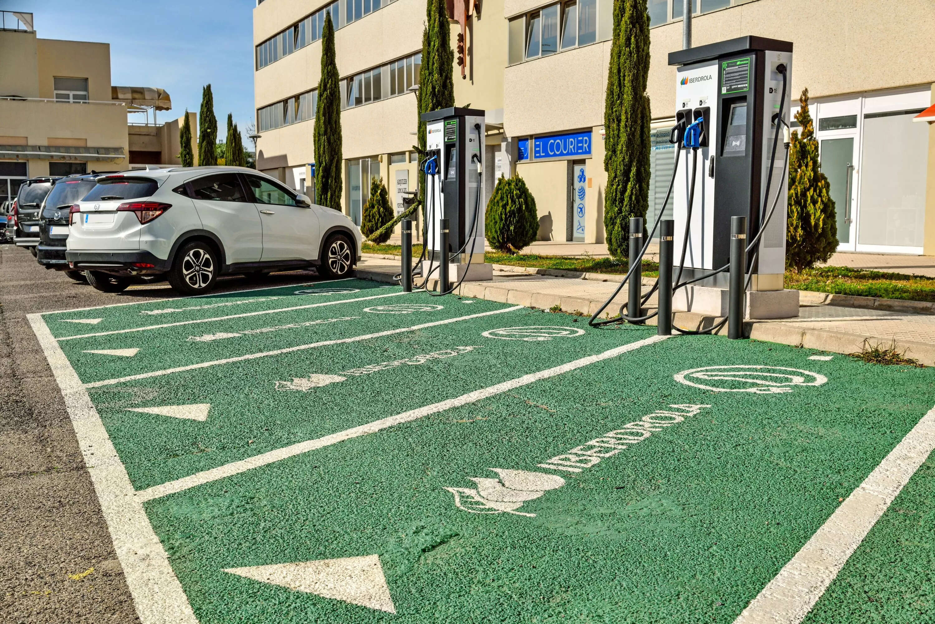 <p>Last year's semiconductor shortages and higher energy costs disrupted automakers' production plans and delayed the market's recovery from the pandemic's impact.</p>