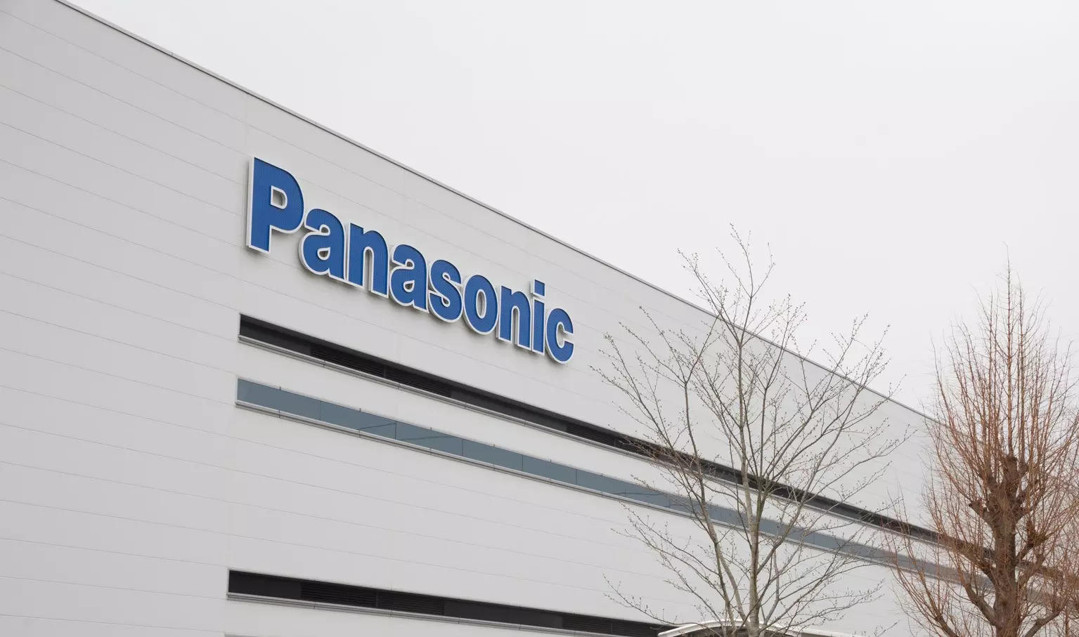 <p>High-level delegation from Panasonic discusses plans for battery manufacturing plant in India with government officials, exploring opportunities in the growing electric vehicle market.</p>