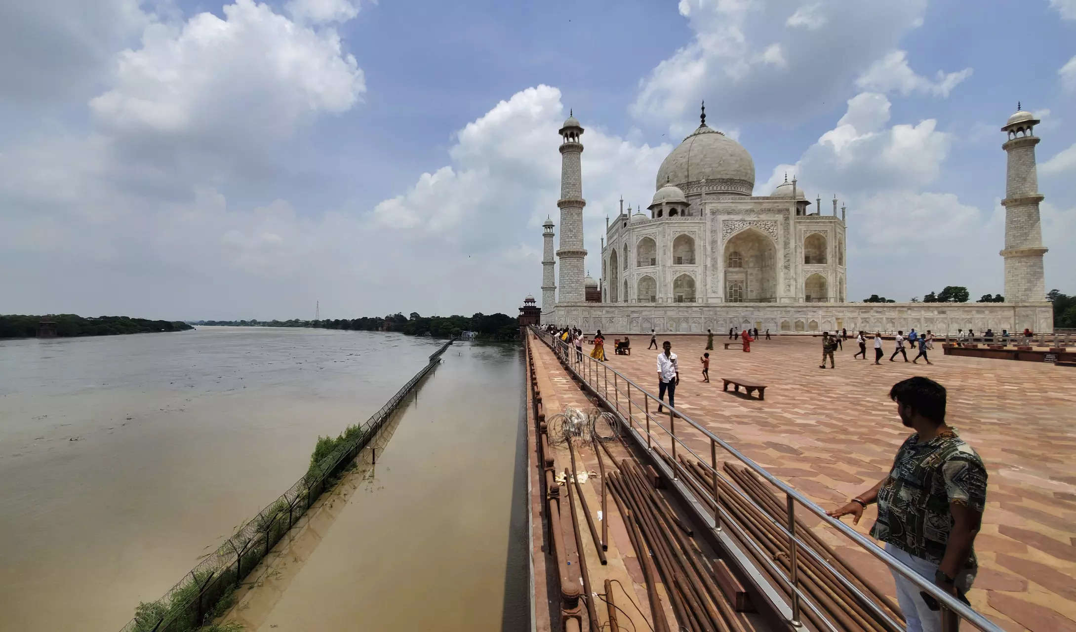 <p>CA swollen Yamuna river rises to the periphery of the Taj Mahal monument in Agra, India, Tuesday, July 18, 2023. (AP Photo/Aryan Kaushik)</p>