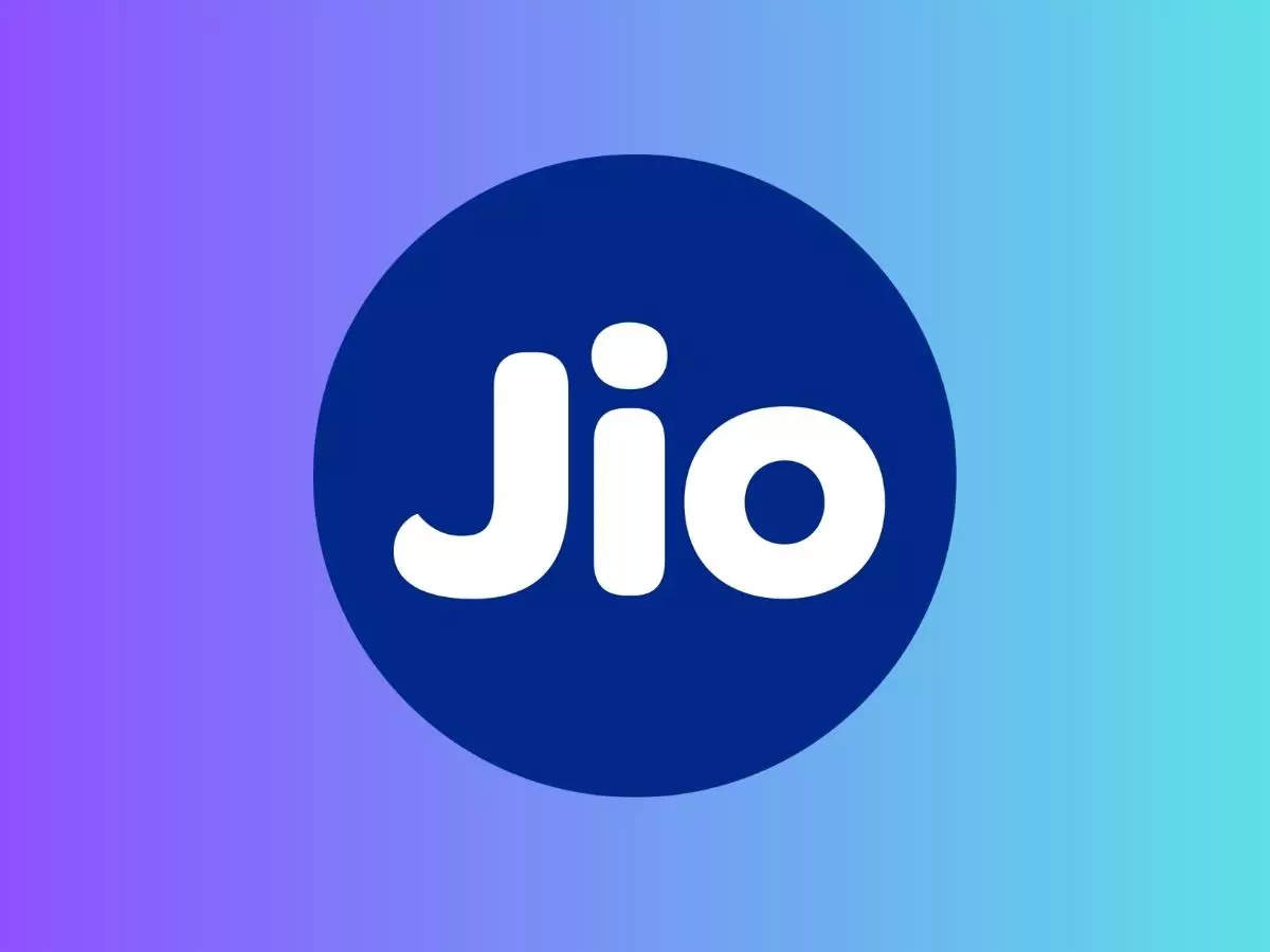 Jio Financial Services ended the day at ₹356.1, marking an increase of 3.4% from yesterday's closing price of ₹344.4