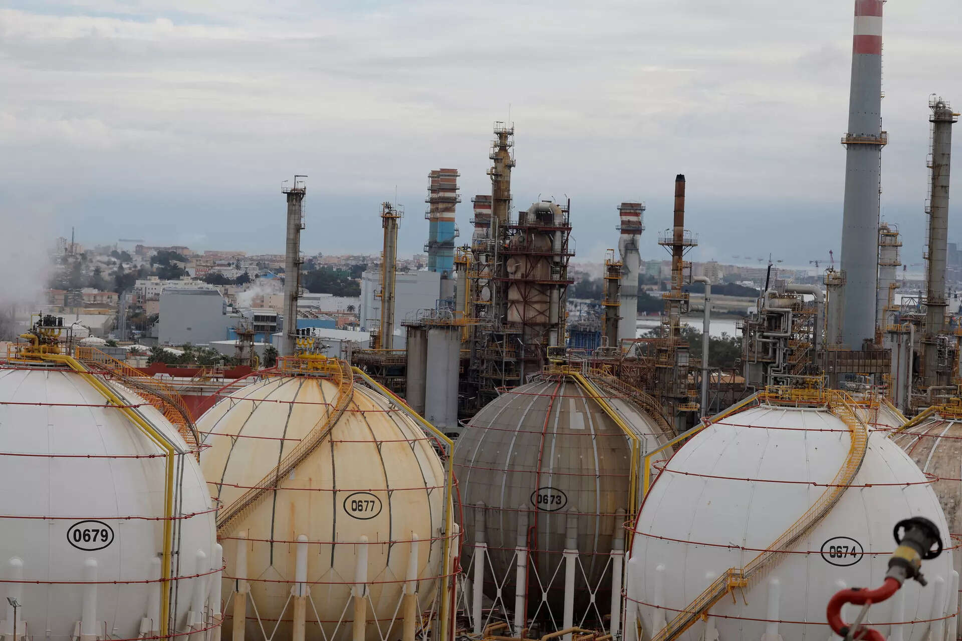 <p>The chief minister also announced that all new power purchase agreements, signed by Goa government will be for renewable energy.</p>