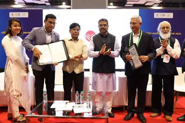 Ministry of Education launches mobile app ULLAS; signs 106 MoUs to foster innovation, research, knowledge exchange – ET Government