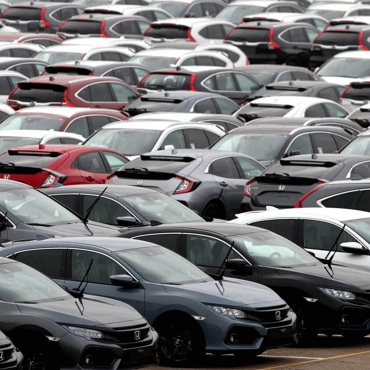 <p>According to dealers, the month saw a surge in orders and timely OEM supplies, especially with the introduction of new products. </p>