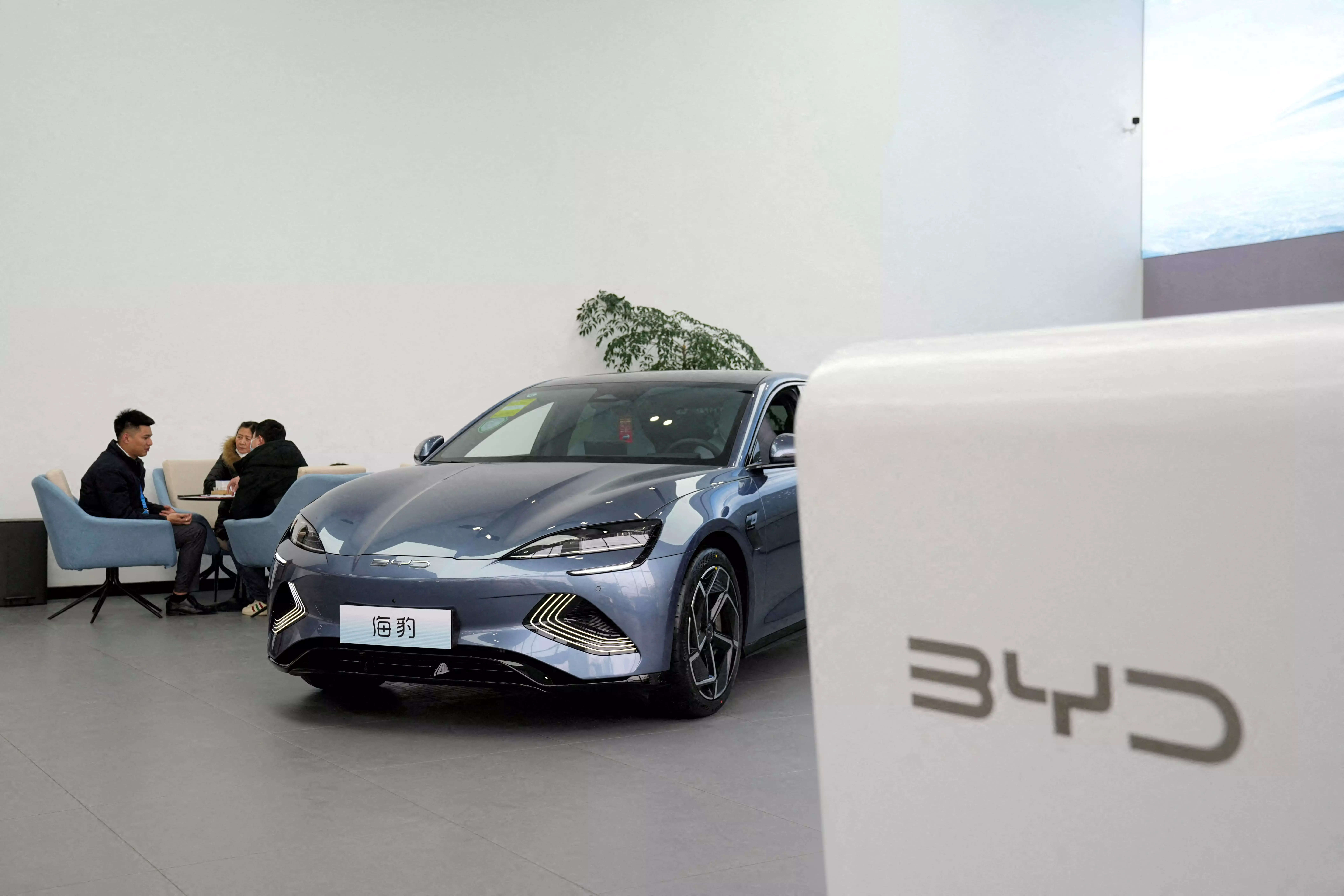 <p>The call by BYD - Tesla's closest rival in the global electric vehicle sales race - prompted widespread praise, and underscored how China's automakers are riven by competition at home and chasing growth overseas.</p>