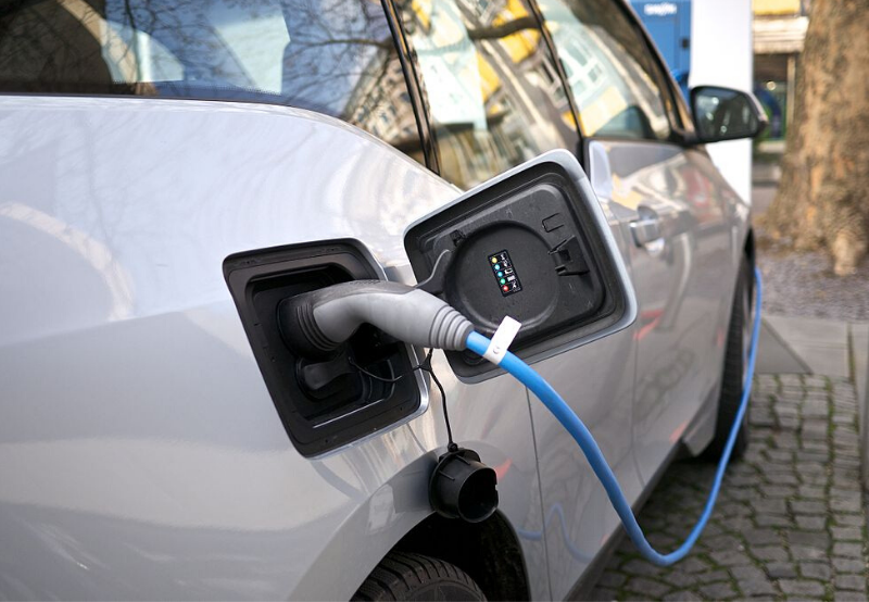 <p>Private E4W buyers have to now pay the same road tax and registration charges as conventional internal combustion engine (ICE) based on pricing and other parameters, slamming the brakes on E4W sales.</p>