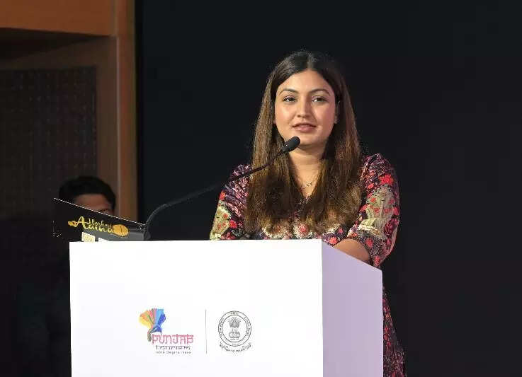 <p>Anmol Gagan Mann, Minister of Tourism &amp; Culture, Punjab addressing the roadshow in Delhi.</p>