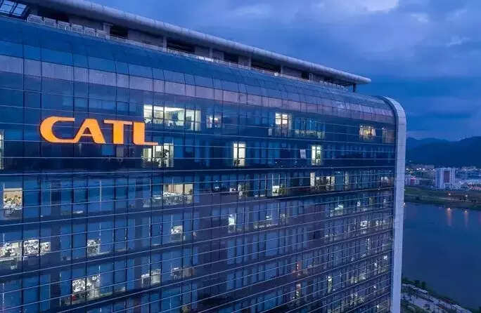 <p>CATL, the world's largest battery maker, claims the new Shenxing battery made with lithium iron phosphate, or LFP, will be able to drive 400 kilometres on a 10-minute charge and 700km at full charge.</p>