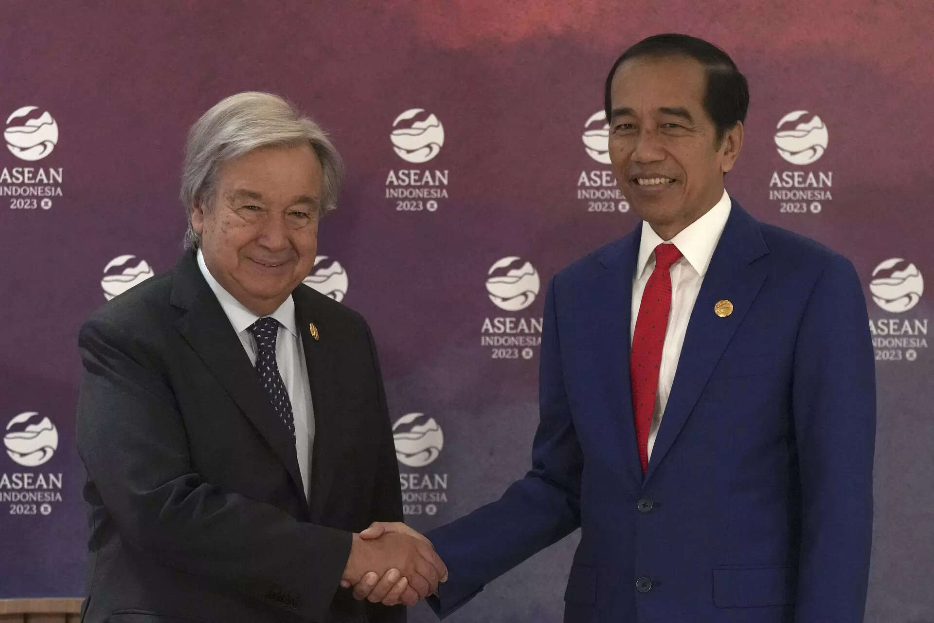 <p>Indonesian President Joko Widodo (R) poses with UN Secretary General Antonio Guterres during their bilateral meeting on the sidelines of the Association of Southeast Asian Nations (ASEAN) Summit in Jakarta on September 7, 2023.</p>