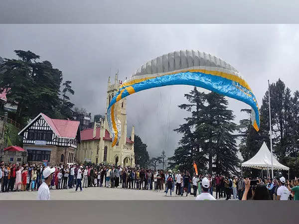 <p>Himachal Tourism takes advantage of G20 weekend break, organises paragliding demo in Shimla</p>