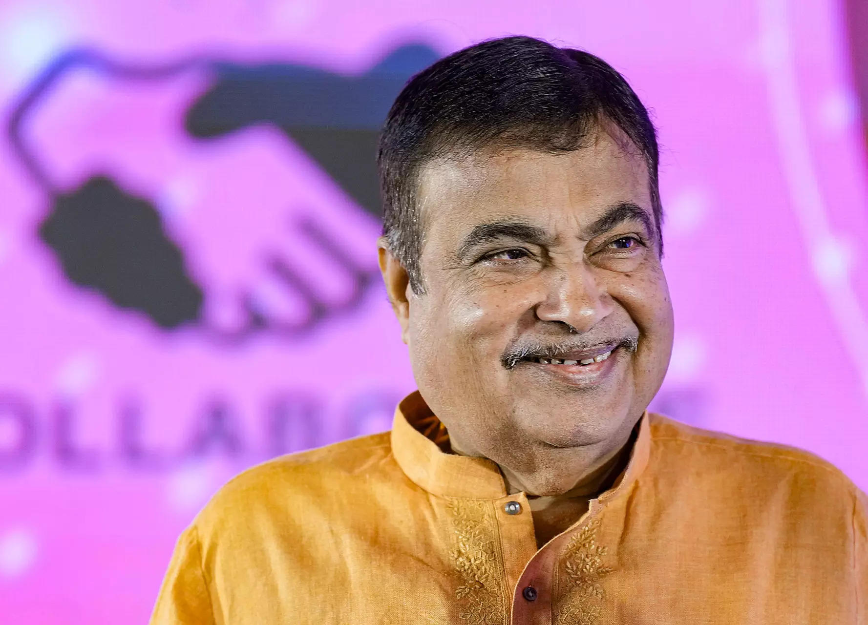 <p> Nitin Gadkari </p>