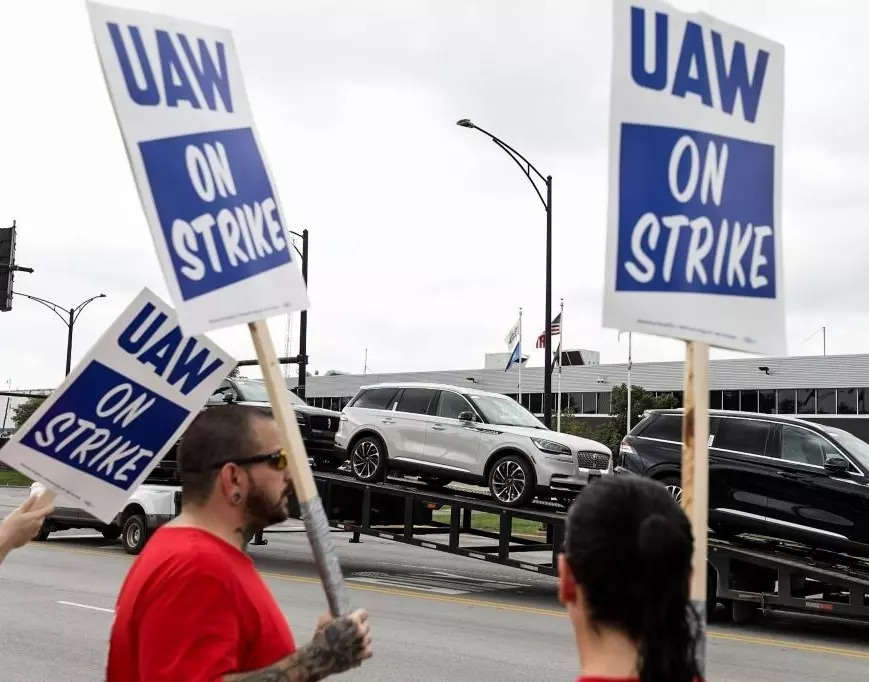 <p>Another 7,900 Ford employees are on strike</p>