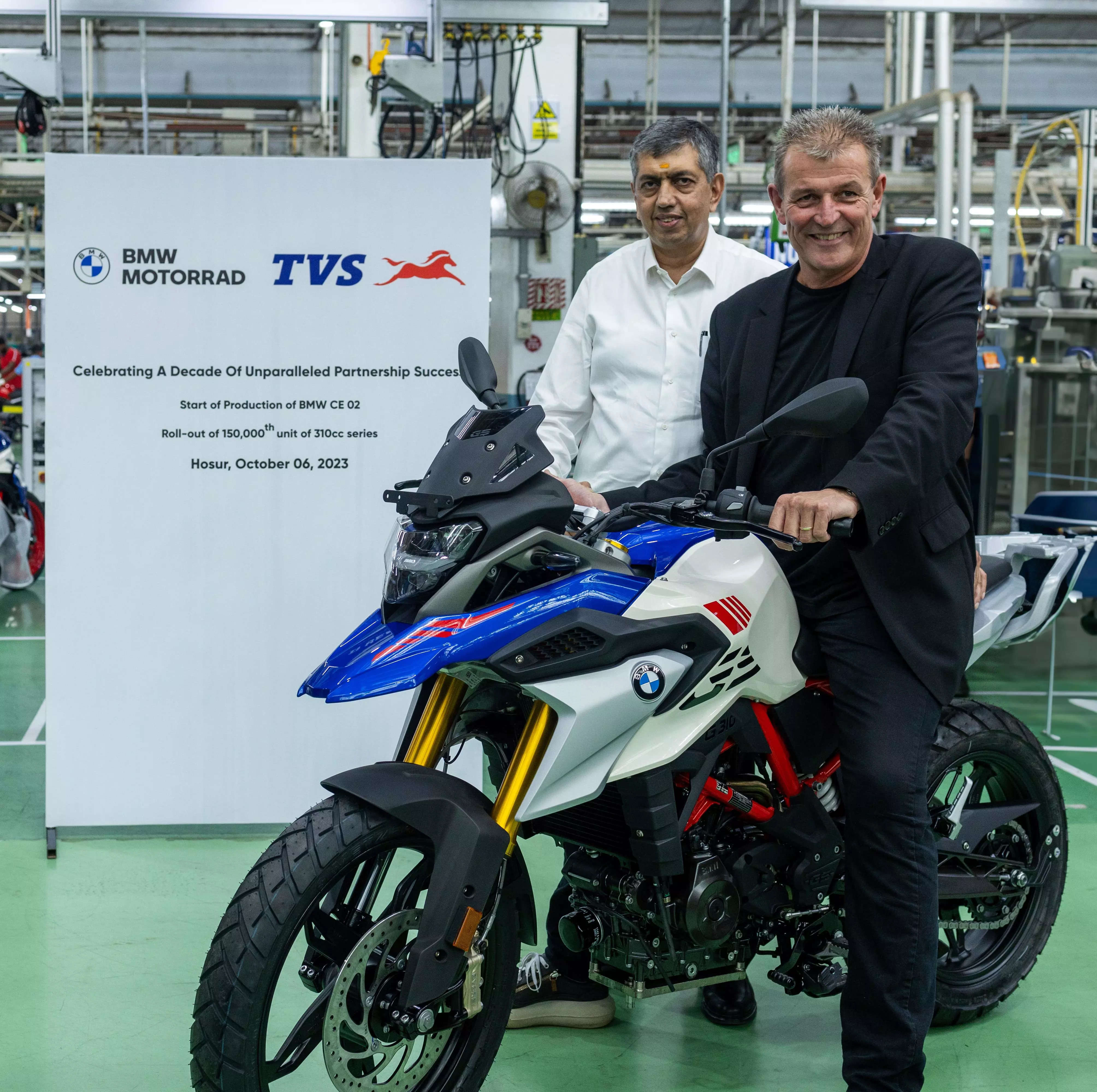 <p>K N Radhakrishnan, Director &amp; CEO, TVS Motor and Dr. Markus Schramm, Head of BMW Motorrad.</p>