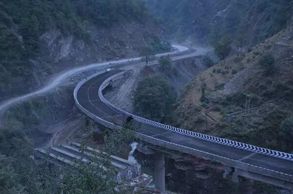 <p>The new viaduct significantly facilitates the smooth flow of vehicles, bypassing the challenging terrain of Sherebibi area gradients.</p>