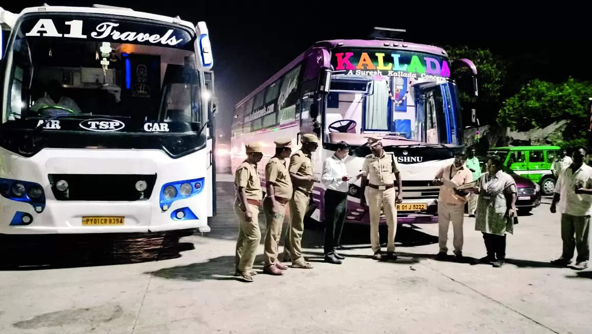 <p>Tamil Nadu transport department in its recent crackdown against private omni buses for overcharging had penalised more than 2,000 bus owners and detained 120 vehicles for tax violations.</p>