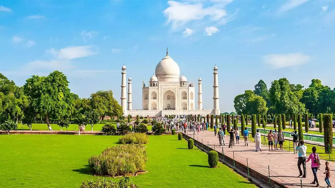<p>Taj Mahal in Agra.</p>