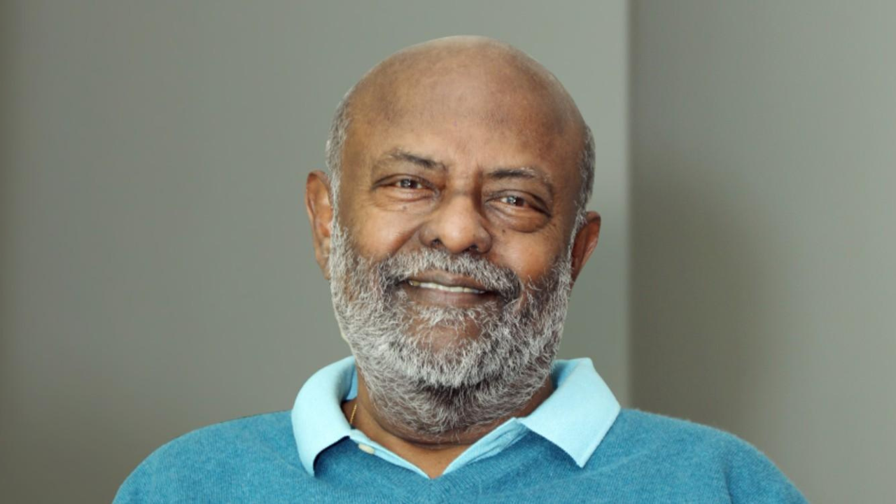 <p>HCL Tech founder Shiv Nadar and family retained the top spot on the EdelGive Hurun philanthropy list 2023. This is the fifth consecutive year that Nadar (78) made it to the top rank.<br /><br /><br /></p>