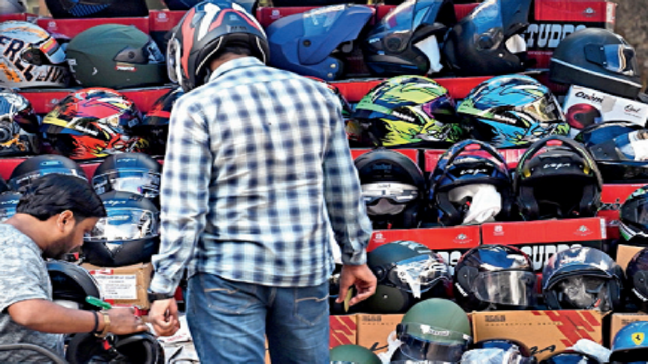 <p>Without the police deterrence, almost half of the helmets sold every day in Noida are estimated to be unsafe ones.</p>