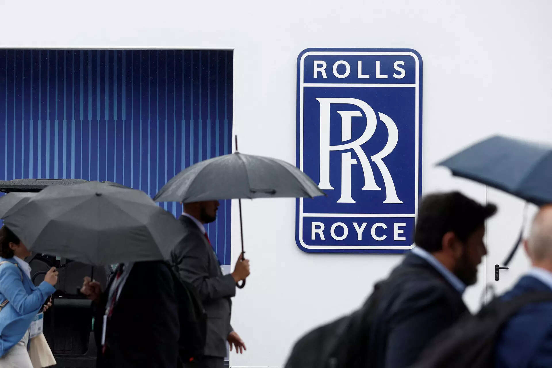 <p>The latest set of tests, to prove aerospace cryogenic liquid hydrogen pump systems, have begun at Rolls-Royce's facility at Solihull, UK.</p>