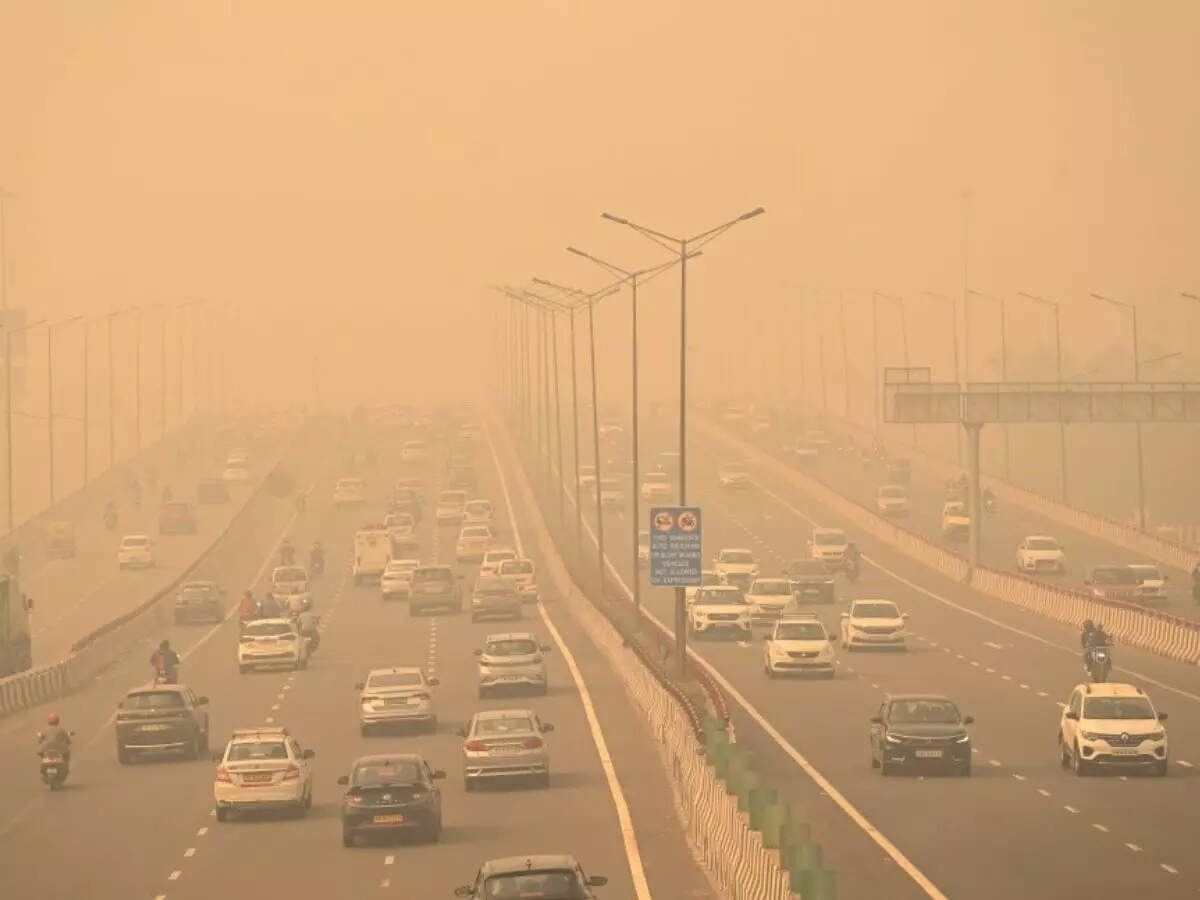 <p>When the transport department imposed restrictions on BS-3 petrol and BS-4 diesel vehicles earlier in November, the city traffic police fined approximately 1,700 vehicles for violating the regulations.</p>