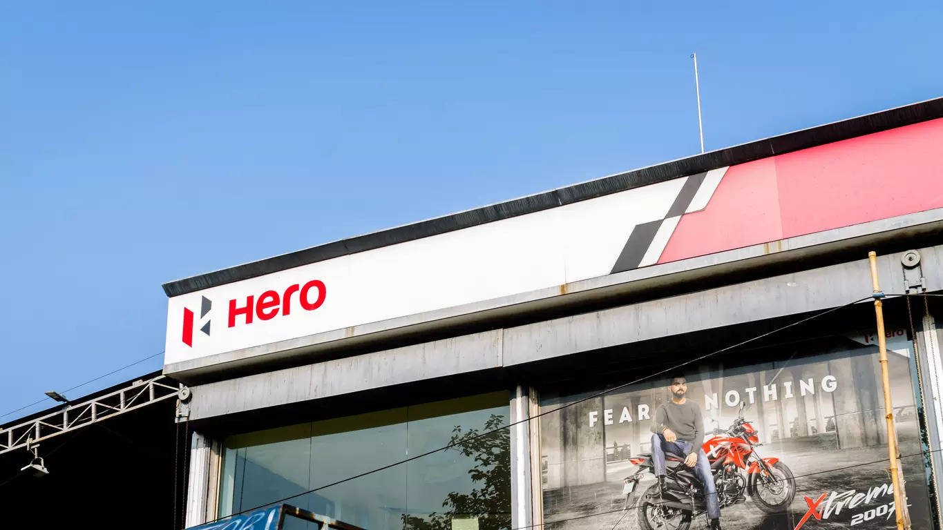 Hero deals motor showroom