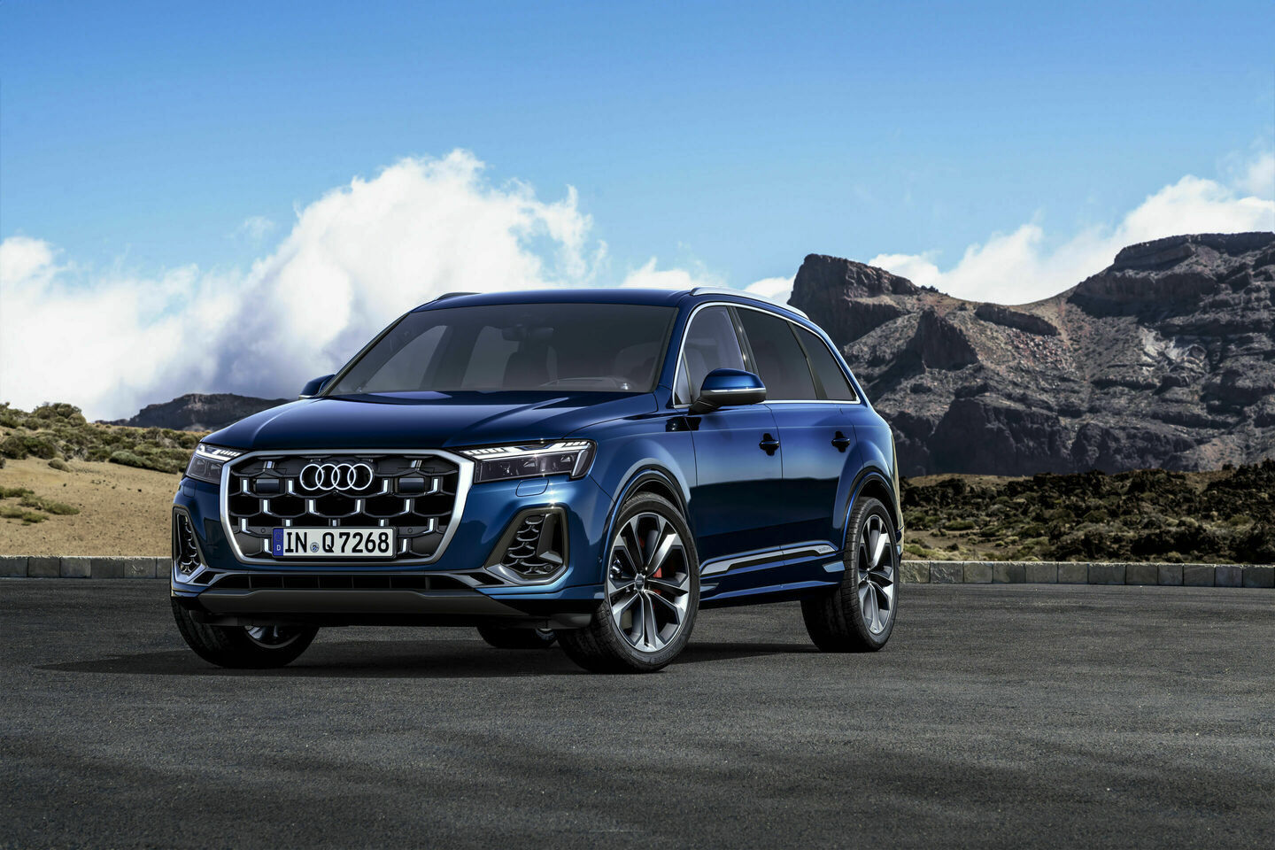 <p>The Audi Q7’s journey of success began in 2003 as a concept car called the Audi Pikes Peak quattro at the North American International Motor Show. </p>