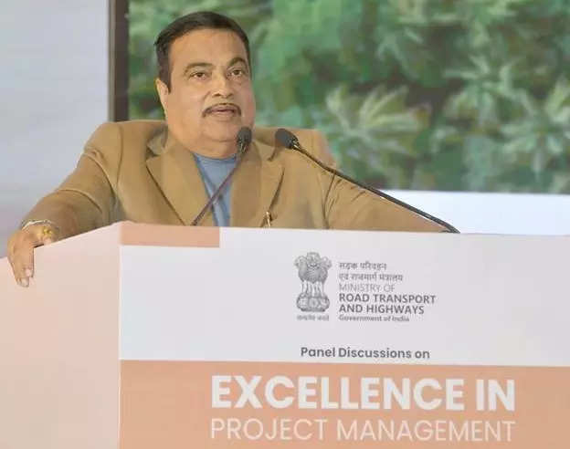 <p>Union Minister for Road Transport and Highways Nitin Gadkari addresses the 'National Highways Excellence Awards (NHEA)' program in New Delhi on Tuesday.</p>