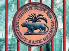 <p>RBI holds repo rate steady at 6.5% </p>