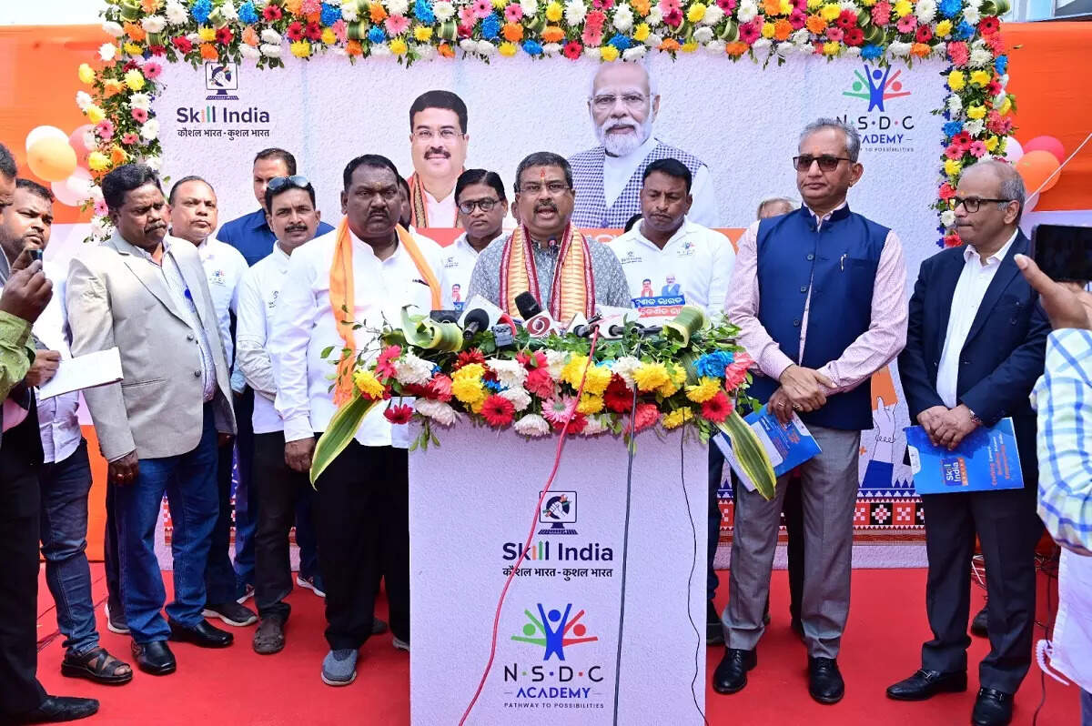 <p>Union Minister for Education and Skill Development and Entrepreneurship Dharmendra Pradhan at the inaugural of Skill India Center in Sambalpur.  </p>