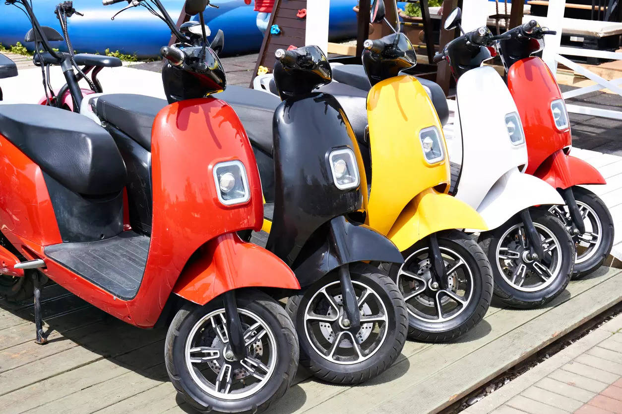 <p>According to Ather Energy, purchasing and registering its scooter before March 31 could make you eligible for up to INR 22,485 in FAME-II subsidy.</p>
