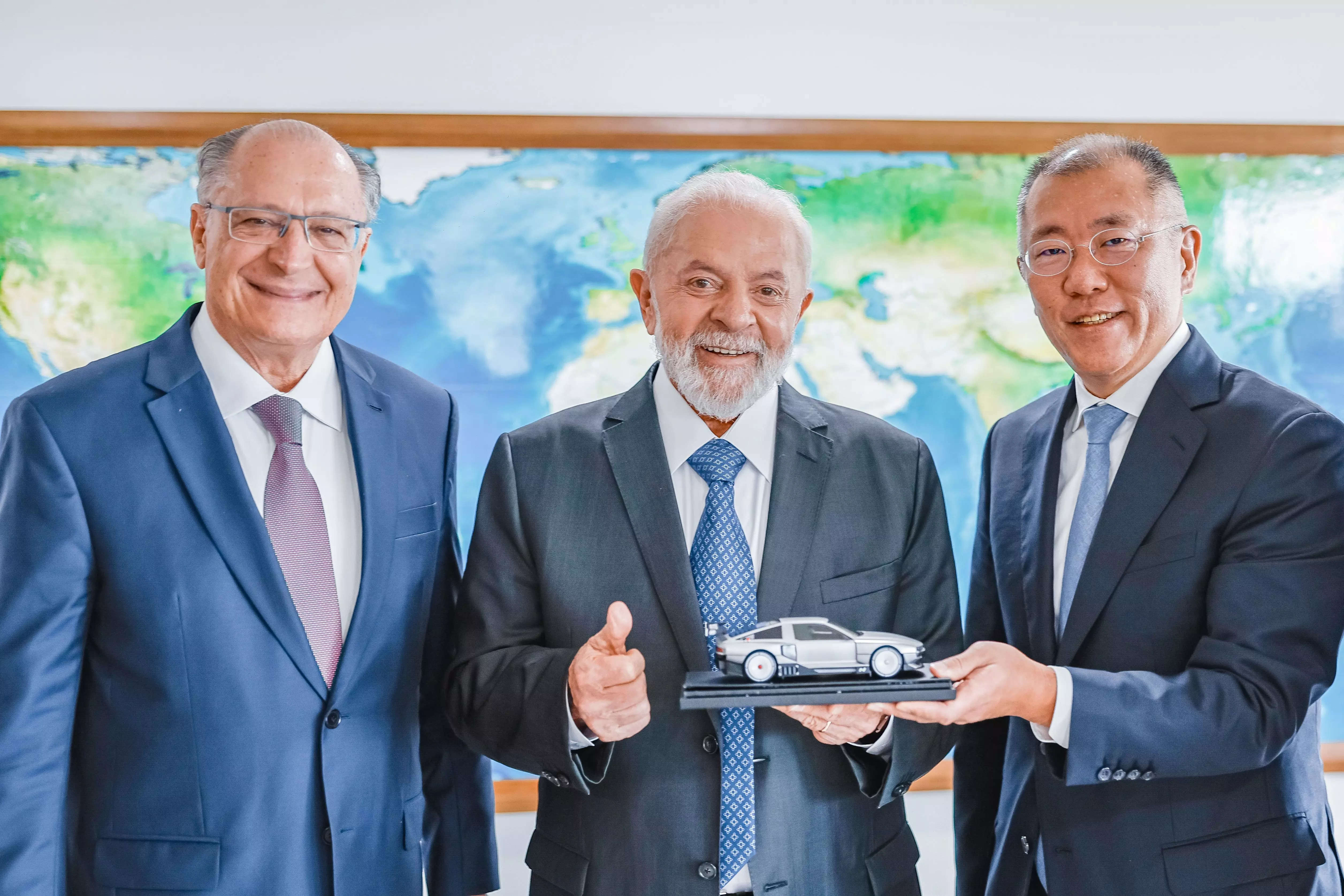 <p>Executive Chair Chung added, “Hyundai pledges continued investments in various areas to further contribute to the Brazil's economy in collaboration with partners.”</p>