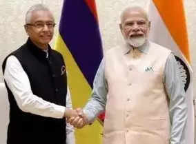 <p>Prime Minister Narendra Modi with his Mauritius counterpart Pravind Jugnauth (file photo)</p>