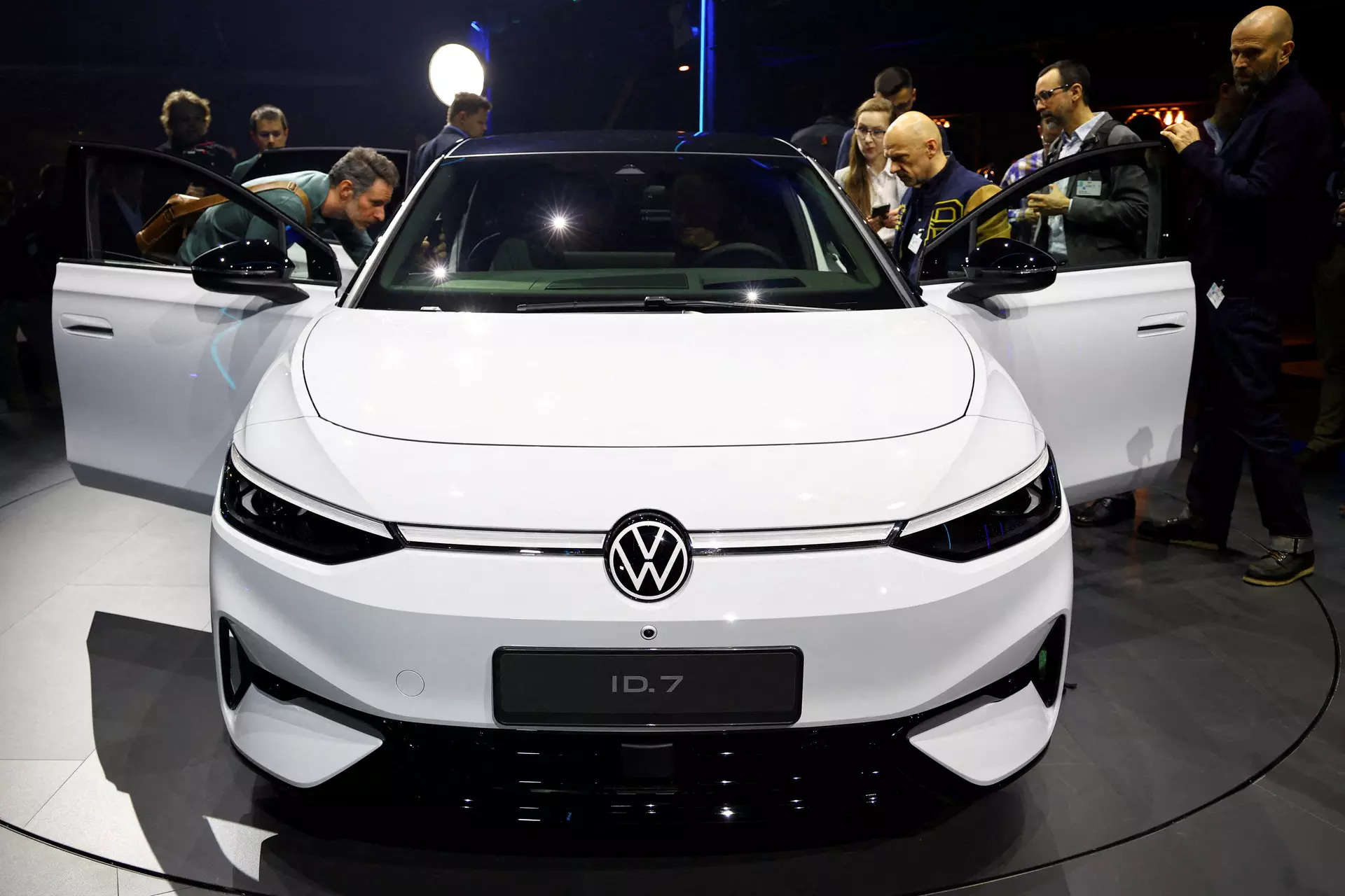 <p>Volkswagen's Chief Financial Officer Arno Antlitz sees a "muted economic outlook and intense competition" in 2024, although the carmaker remains confident for the year as a whole, pointing to new product launches.</p>