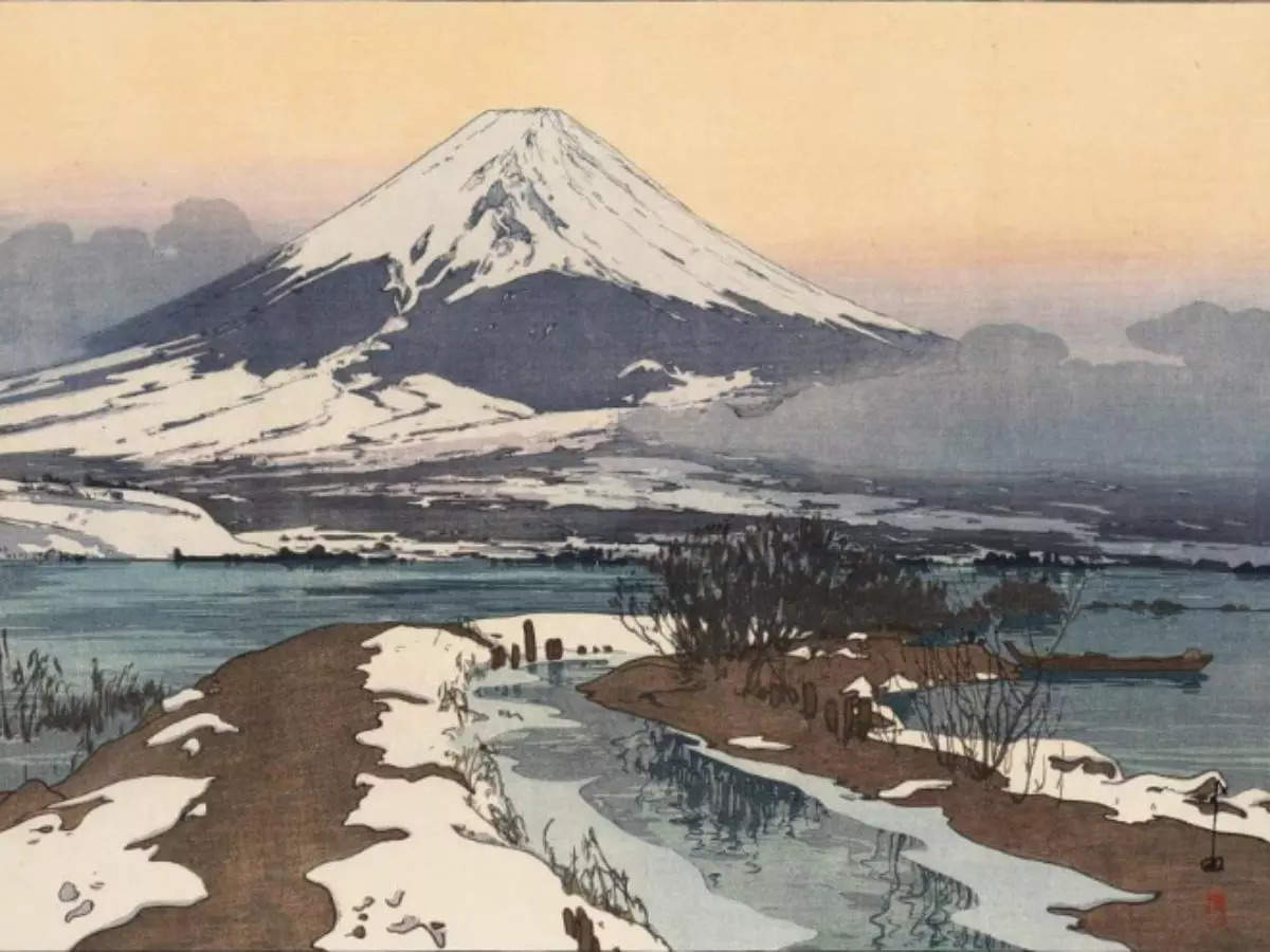 <p>Hiroshi Yoshida's ‘Fuji from Kawaguchi Lake’ is a mesmerising scenery art of Japan's most iconic mountain, Mount Fuji. </p>