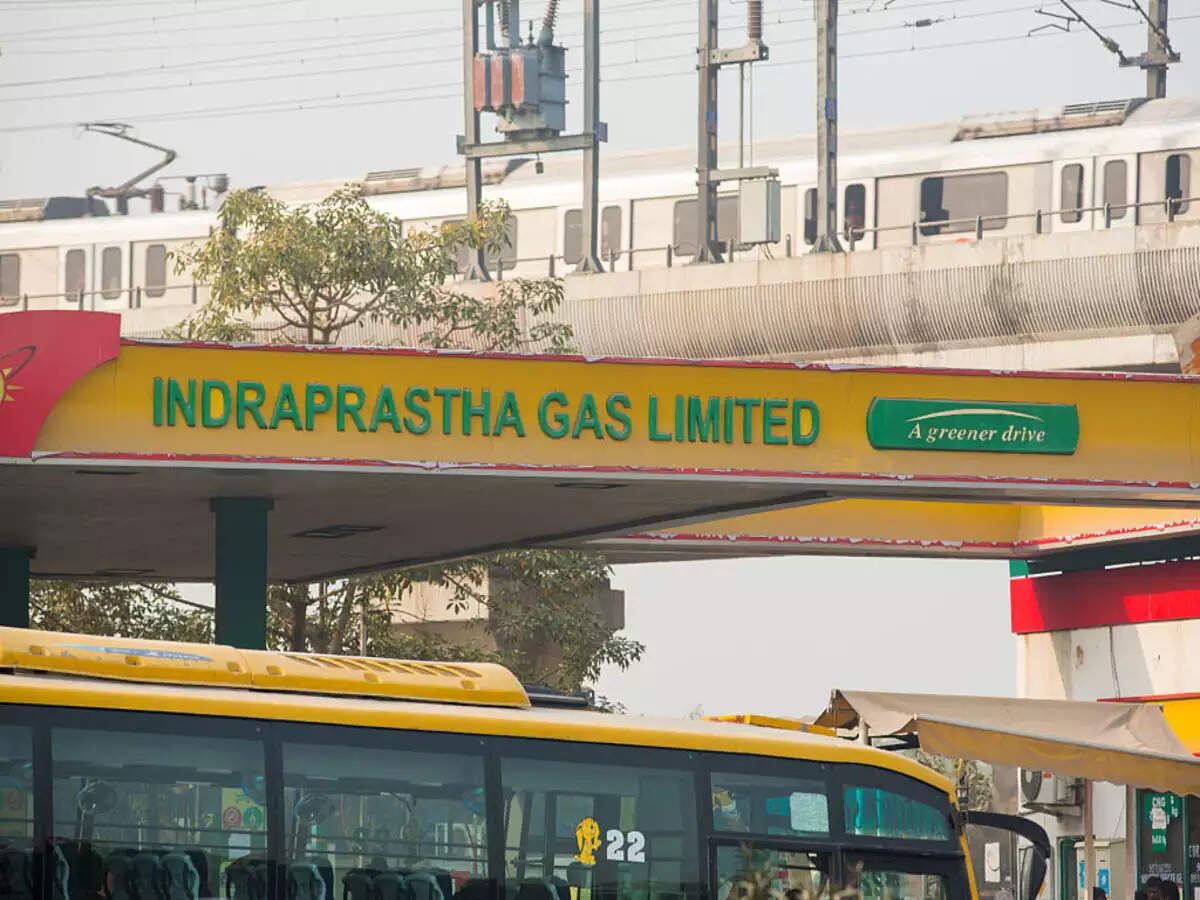 <p>Lower CNG prices will lead to reduced transportation costs for daily essentials and bus, taxi and three-wheeler fares.</p>