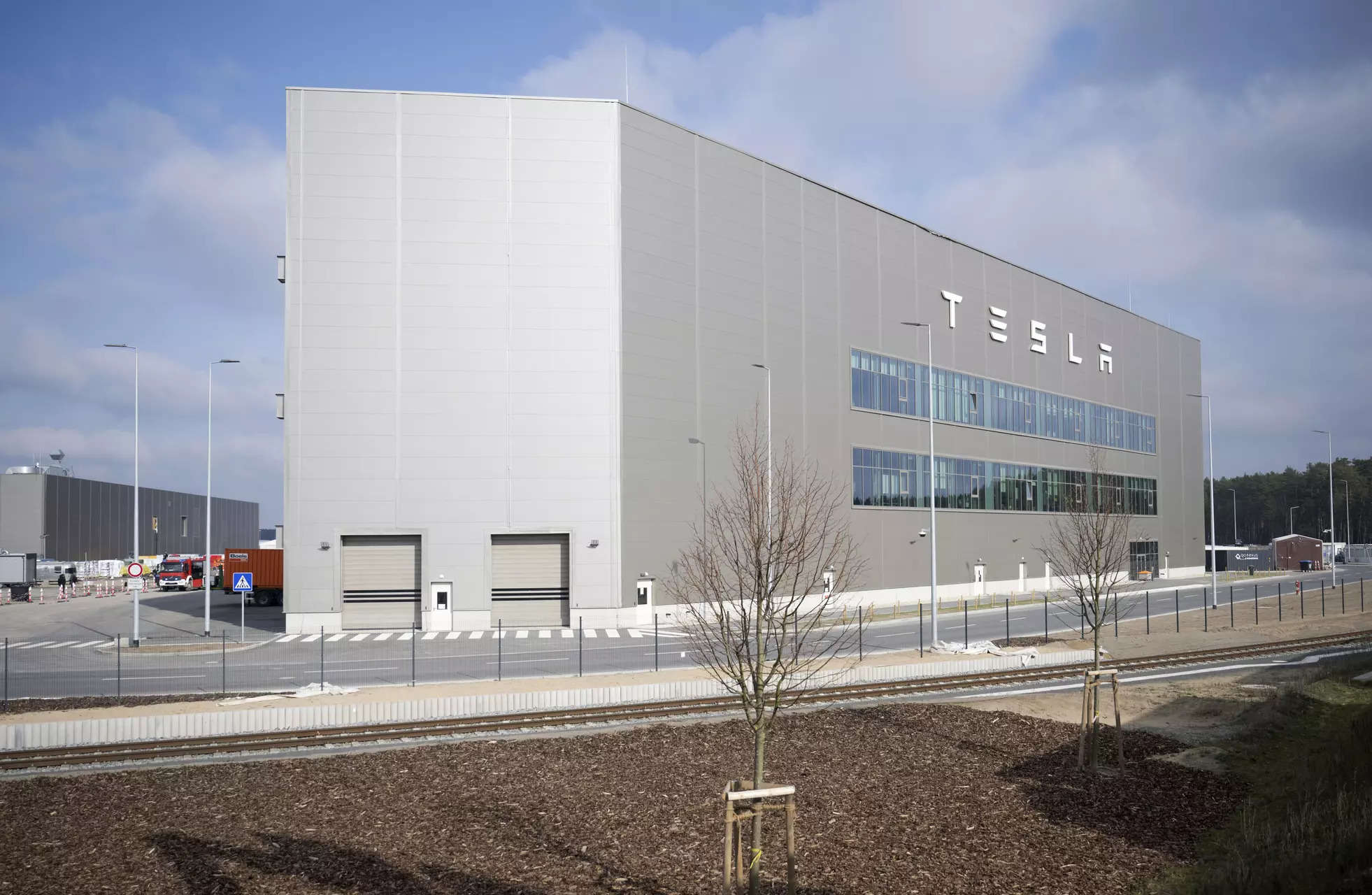 <p>Tesla has previously said that the factory might be without electricity until the end of next week.</p>