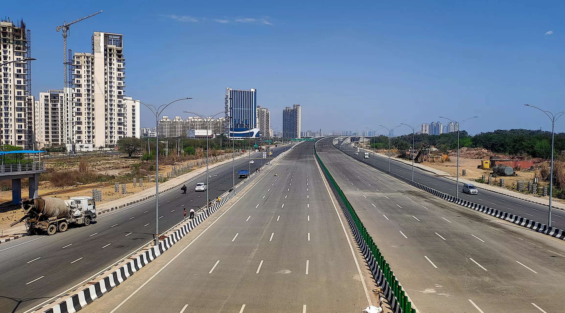 <p>Dwarka Expressway, the 29-km road, has been planned to provide an alternate link between Delhi and Gurgaon and thereby reduce traffic congestion.</p>