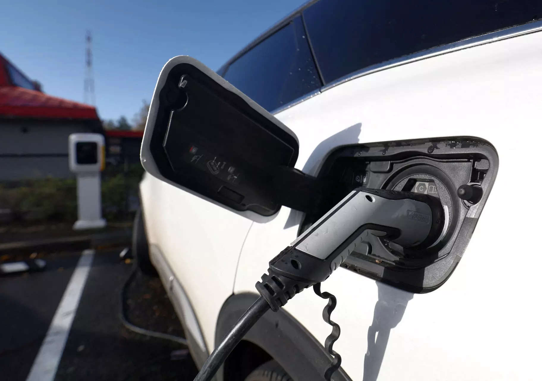 <p>Muted sales of lubricants globally as various developed countries are in the process of phasing out ICE (internal combustion engine) vehicles and promoting electric vehicles along with the need for a charging infrastructure in EV markets have prompted many lube companies and fuel retail firms to enter the EC charging space.</p>