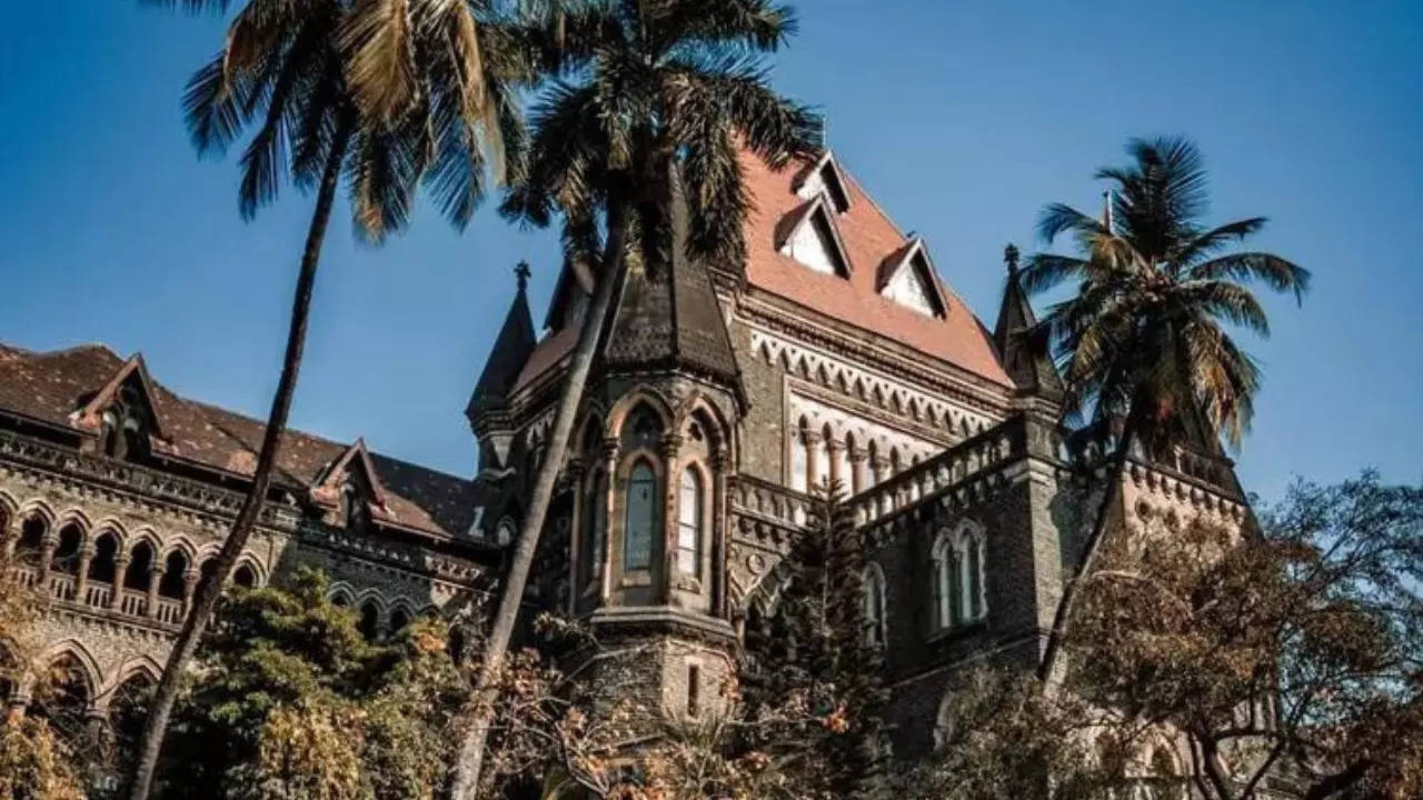 <p>Bombay high court (File photo)</p>